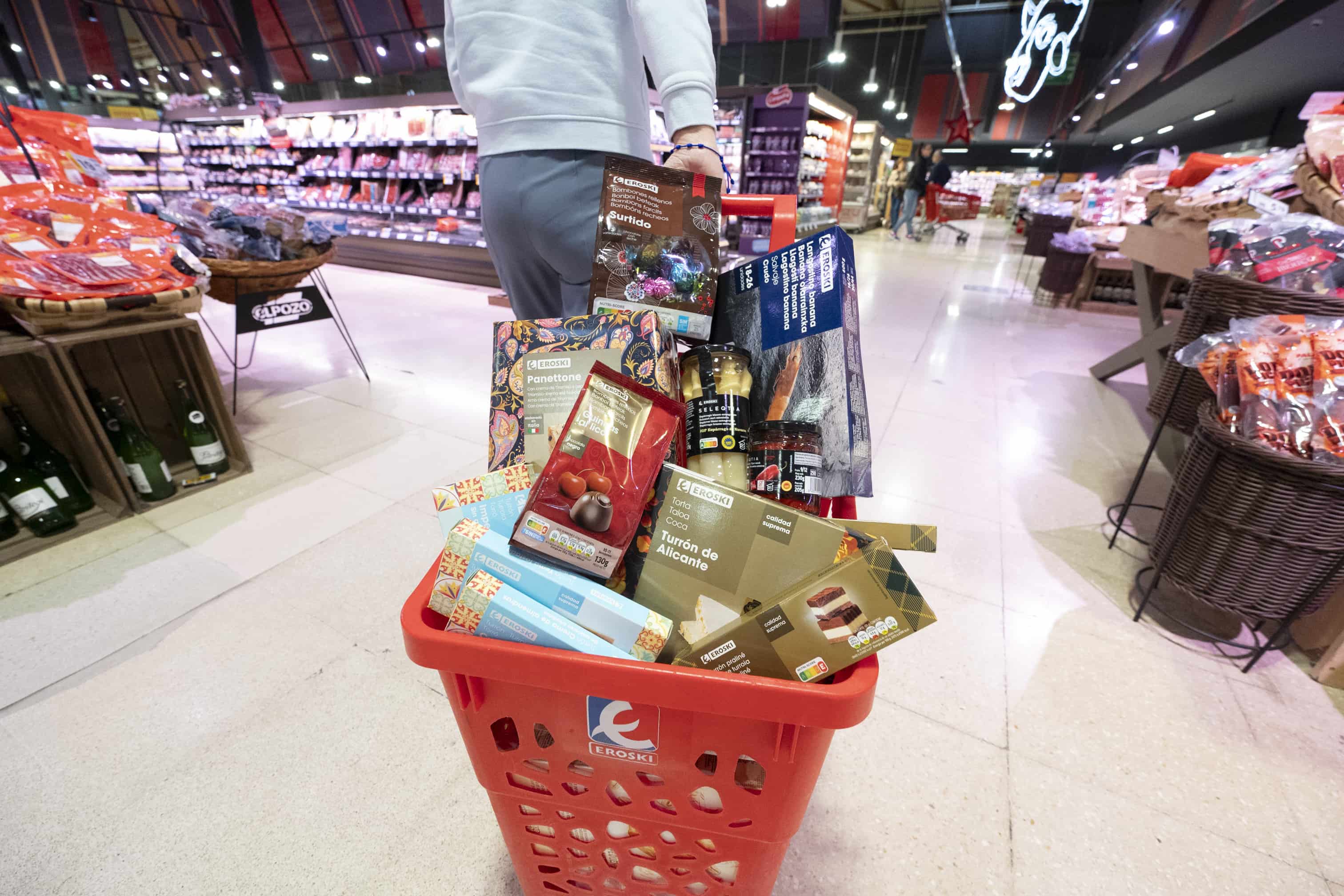  Los hogares españoles aumentan un 30% su gasto en alimentación en Navidades y EROSKI invierte 44 millones de euros en promociones especiales como ayuda para el ahorro